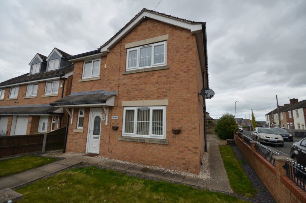 The Oaks, Manor Drive, Featherstone, WF7